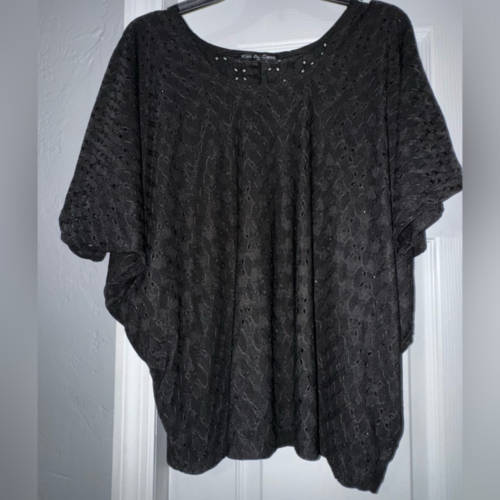 Kim & Cami Black Top Size 1X (new never worn)